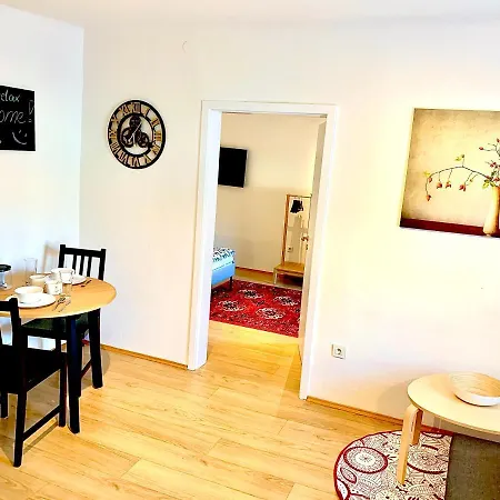 Elegant - By Nahuen Apartment *