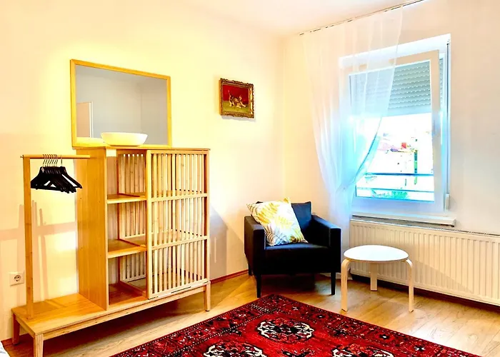 Elegant - By Nahuen Graz